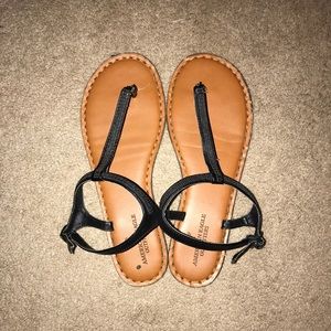 AMERICAN EAGLE OUTFITTERS BLACK SANDALS